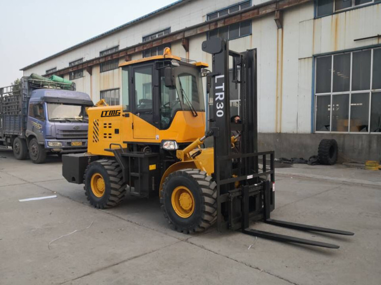 Automatic Small Rough Terrain Forklift 3 Ton 3.5 Ton ATV Forklift For Outdoor