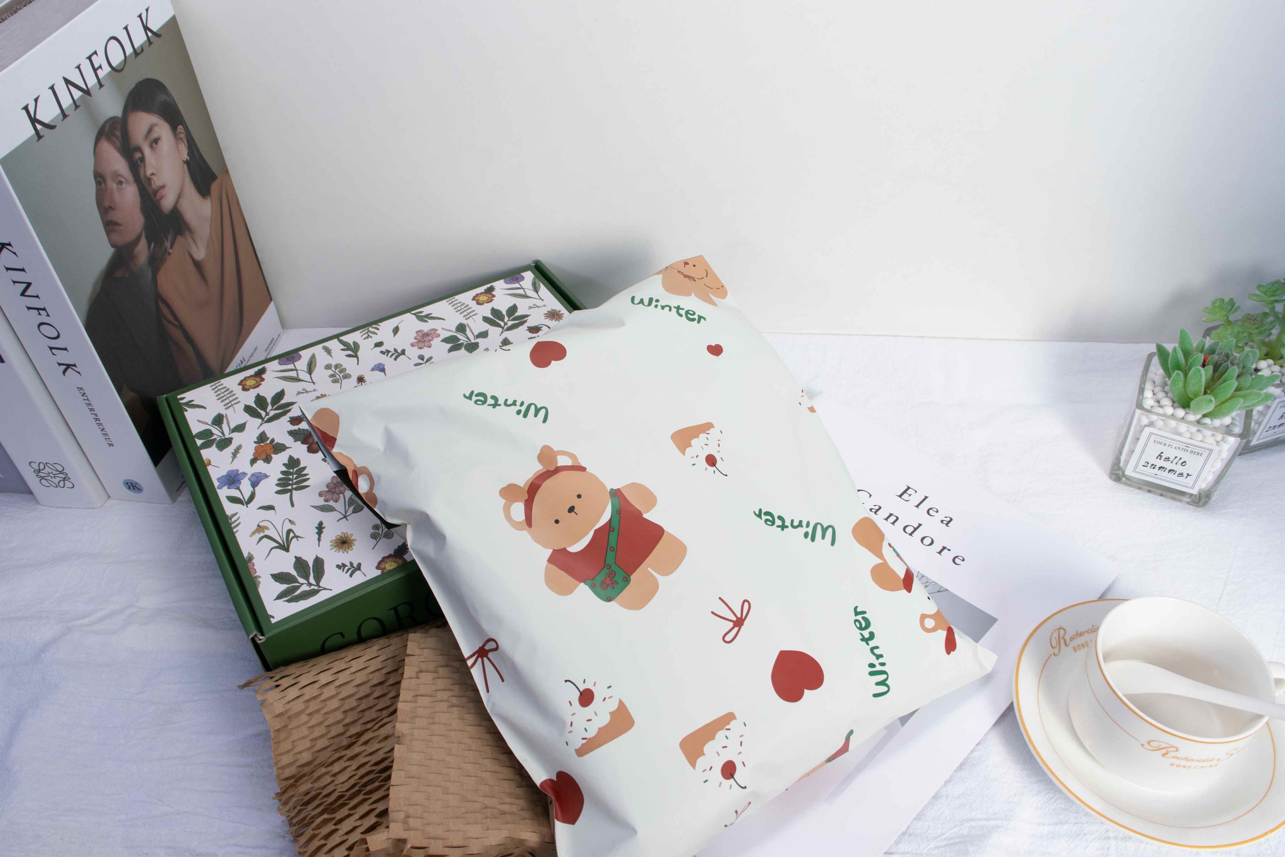 Customizable Express Delivery And Shipping Bag Self Adhesive Waterproof