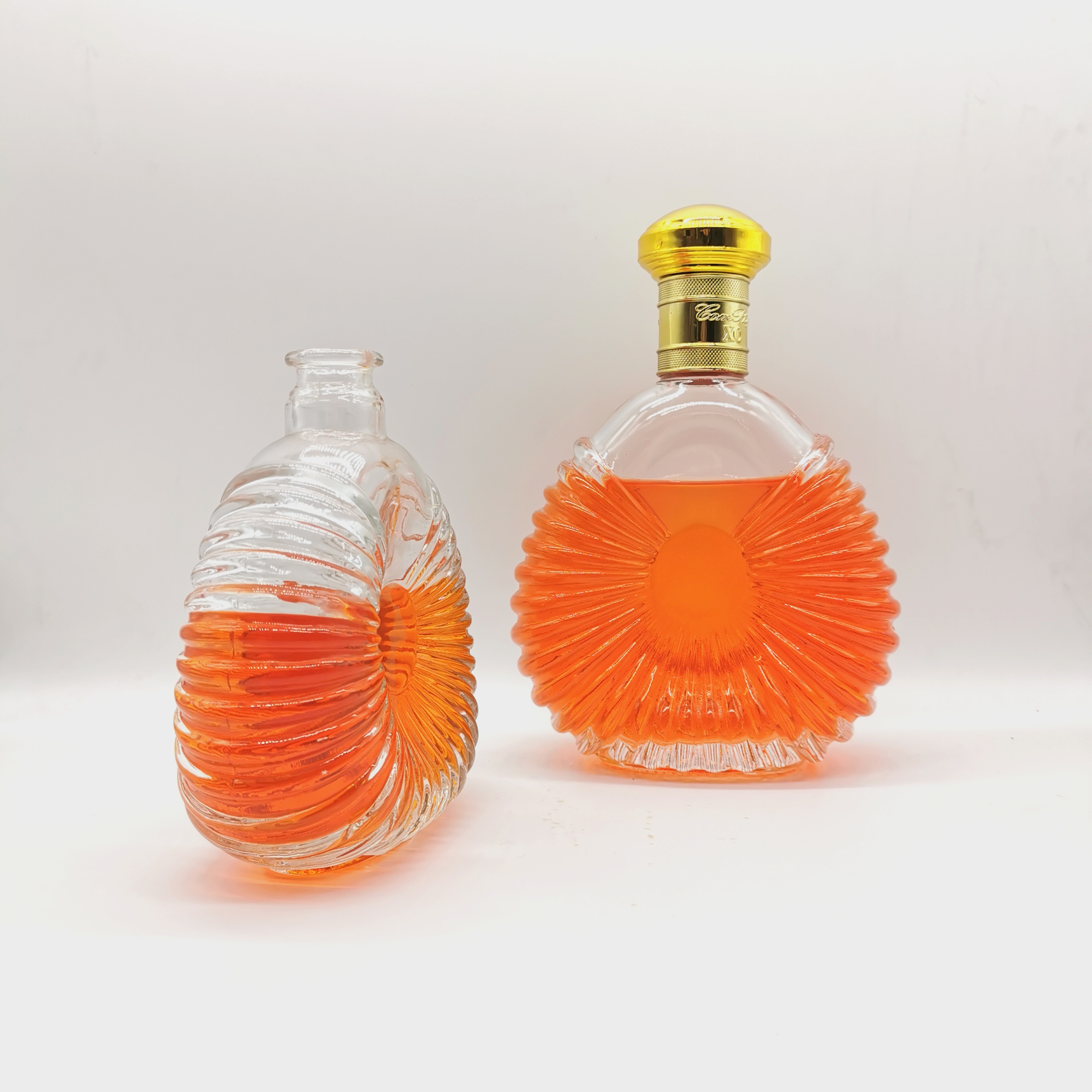 700ml Wine Brandy Whisky Liquor Glass Bottle for in Hot Stamping and Wine