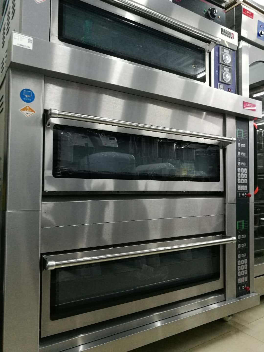 SS Automatic Gas Bread Oven 3 Decks 6 Trays Computer Version Adjustable Temperature Use Natural Gas or Liquefied Gas