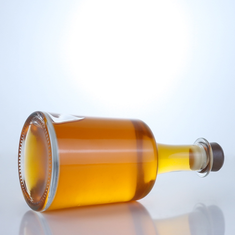 Surface Handling Hot Stamping Glass Bottle With Cork for Vodka Gin Rum Whiskey