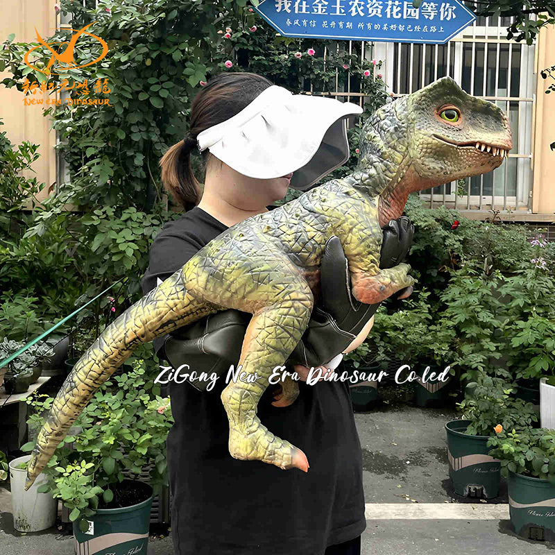  Customized Size Green T Rex Baby Dinosaur Hand Puppet For Stage Show And Garden Manufactures