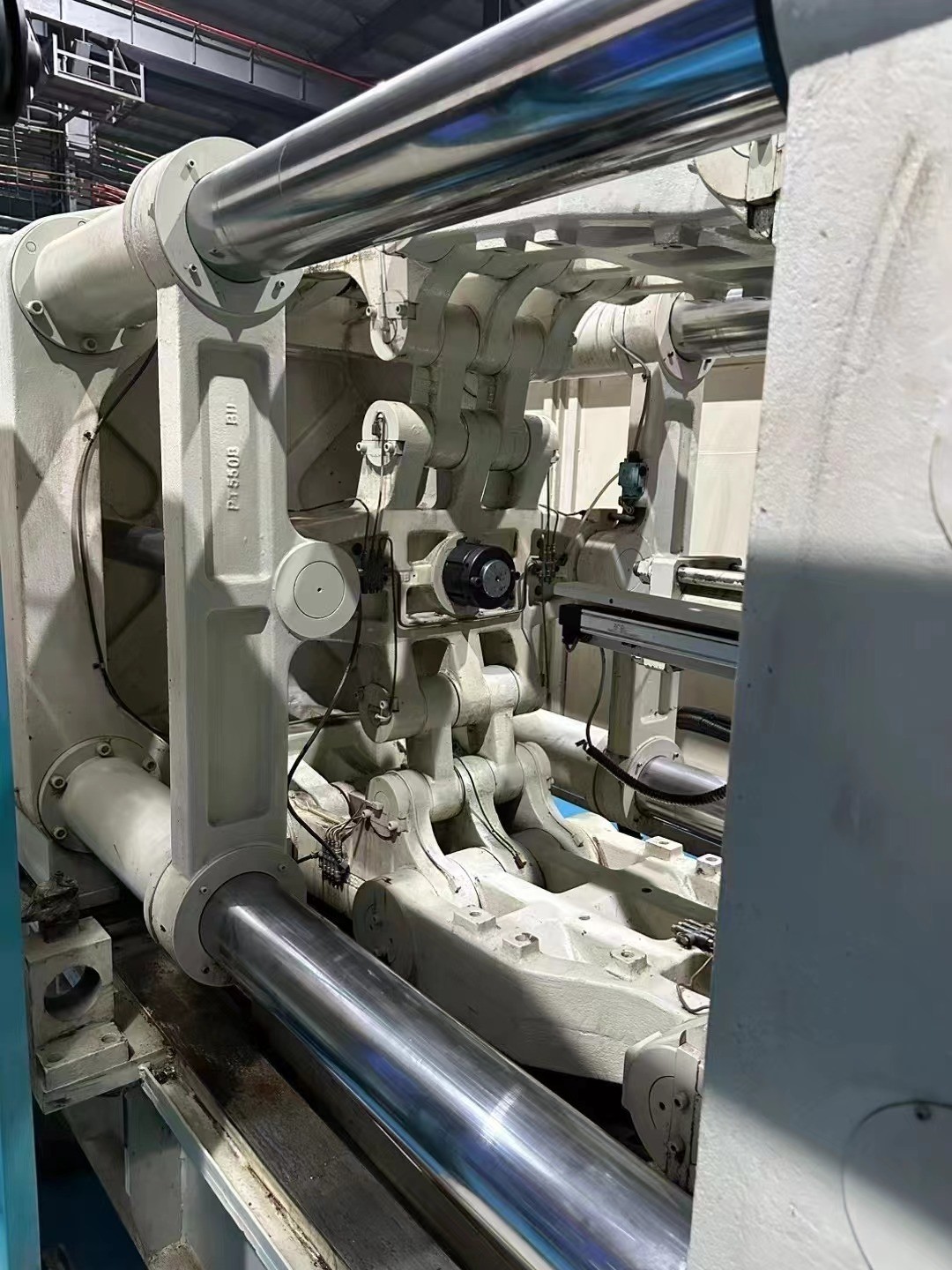 Used Horizontal Plastic Injection Molding Machine LK PT480 with 1959 Kg/cm2 Pressure