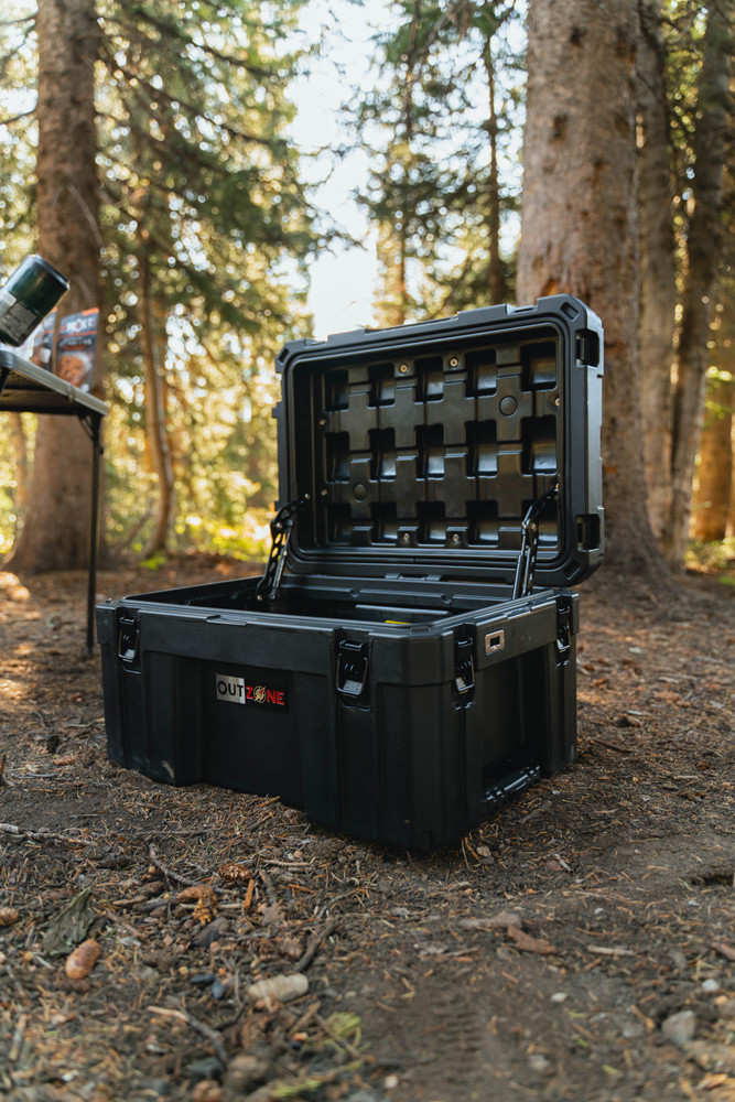 V5 LLDPE Rugged Storage Case Interlocking Customized 80L Capacity