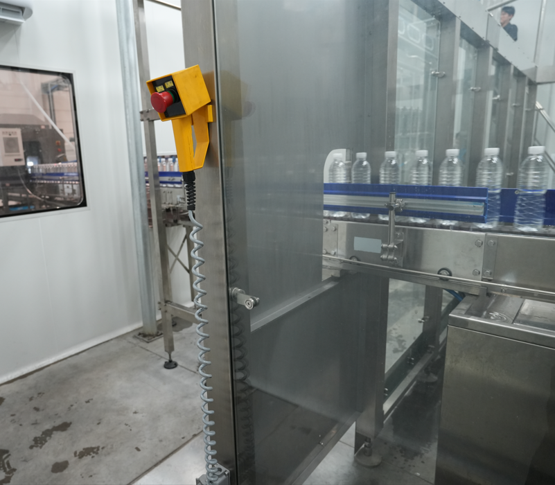 PLC PET Bottle Plastic Capping Machine Automatic High Speed Capper