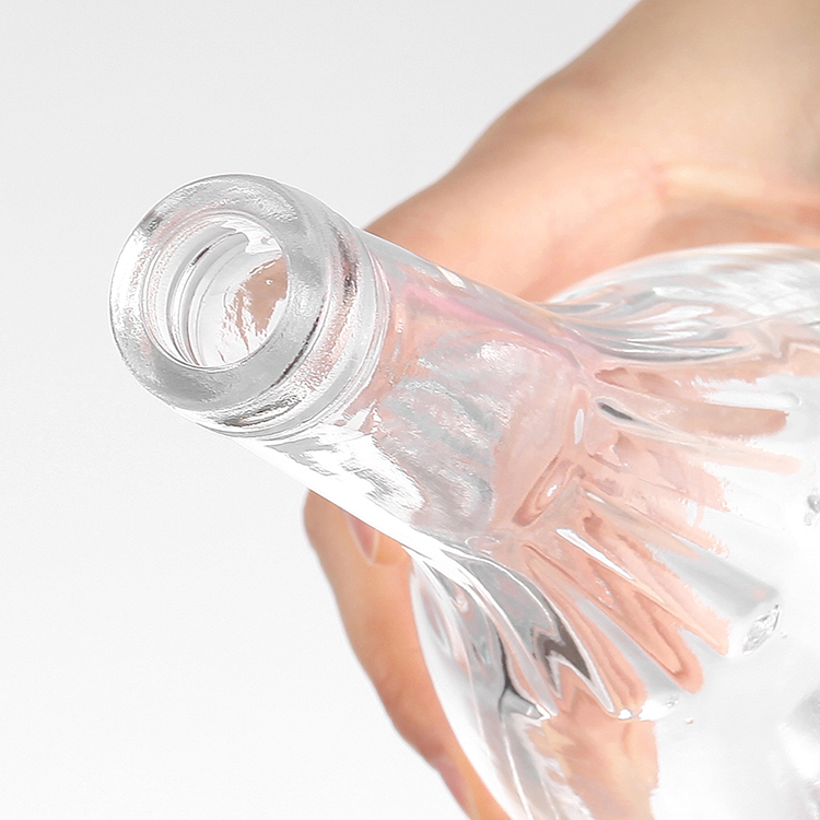Super Flint Glass 700ml Frosted Vodka Bottle with Top Grade Custom Printing Logo