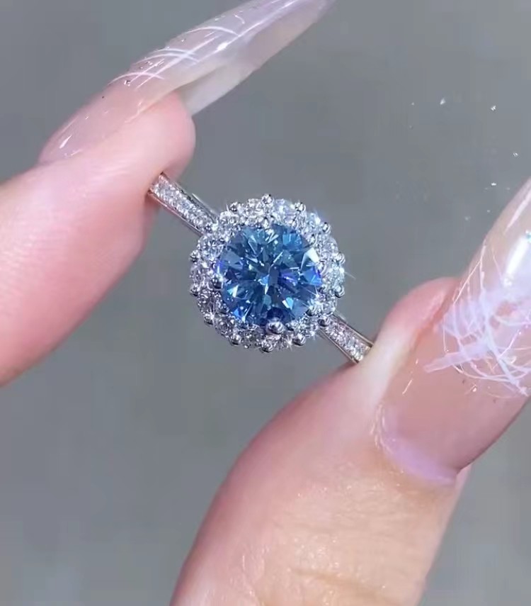 Engagement / Wedding Lab Grown Diamond Jewelry Blue Round 2 Carat Man Made Diamond Ring