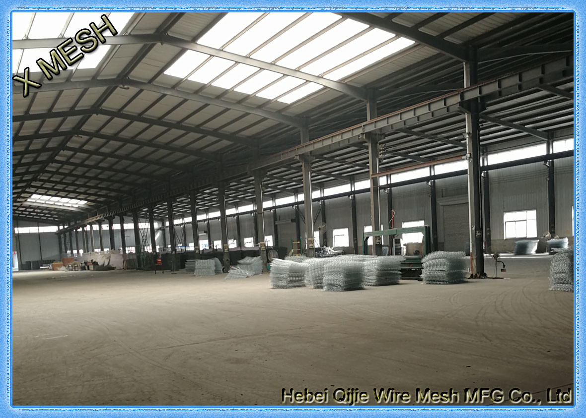 River Mattresses Building Welded Mesh Gabions Hexagonal Shape Silver Color