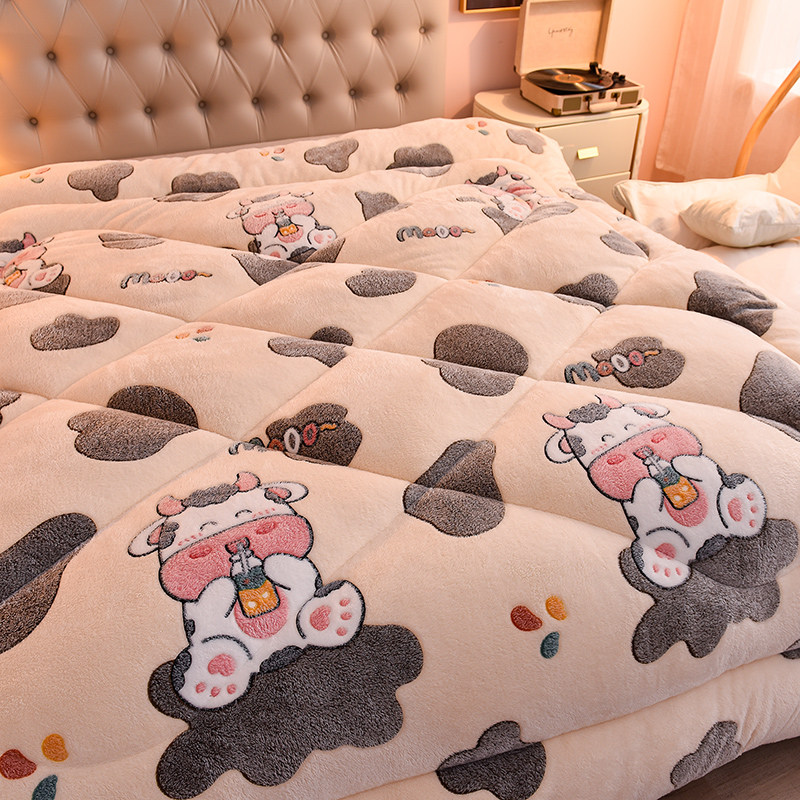 Customised Size Bedding Set with Thickened Warm Lamb Fleece Quilt and Customized Logo