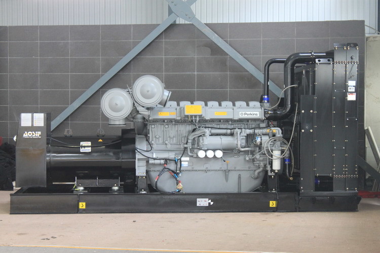 Machinery Diesel Engine Set 135KVA With UK Perkins 108KW Diesel Generator Silent