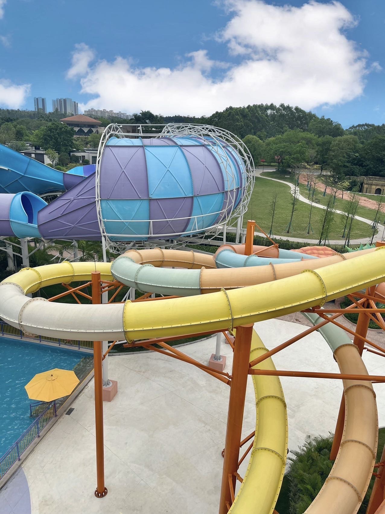 Industrial Fiberglass Water Slides Theme Park Equipment , Customized Flatform and Length