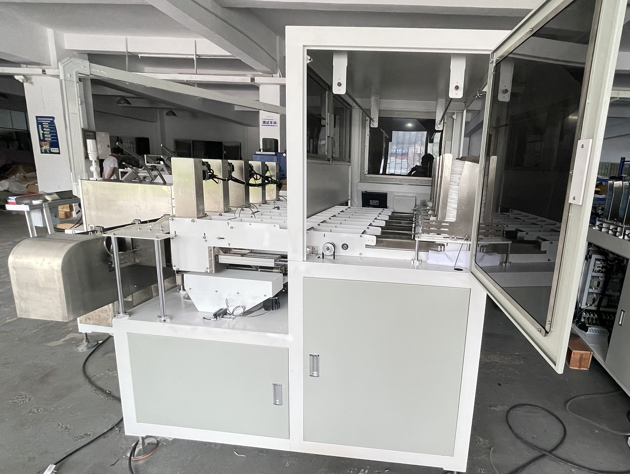 High Speed Automatic 3ply Mask Packing Machine 50pcs Face Mask Box Cartoning Machine
