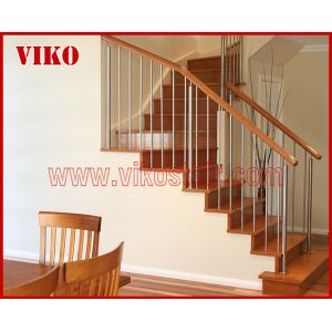  Wrought Iron Staircase VK78S Wrought Iron Handrail Tread Beech ,Railing tempered glass, Handrail b eech Stringer,carbon Manufactures