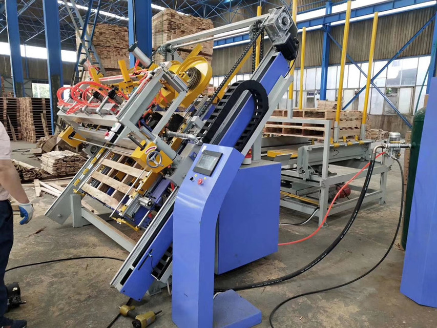2023 hot selling Wood Pallet Automatic Making/nailing Machine With Adjustable Sizes