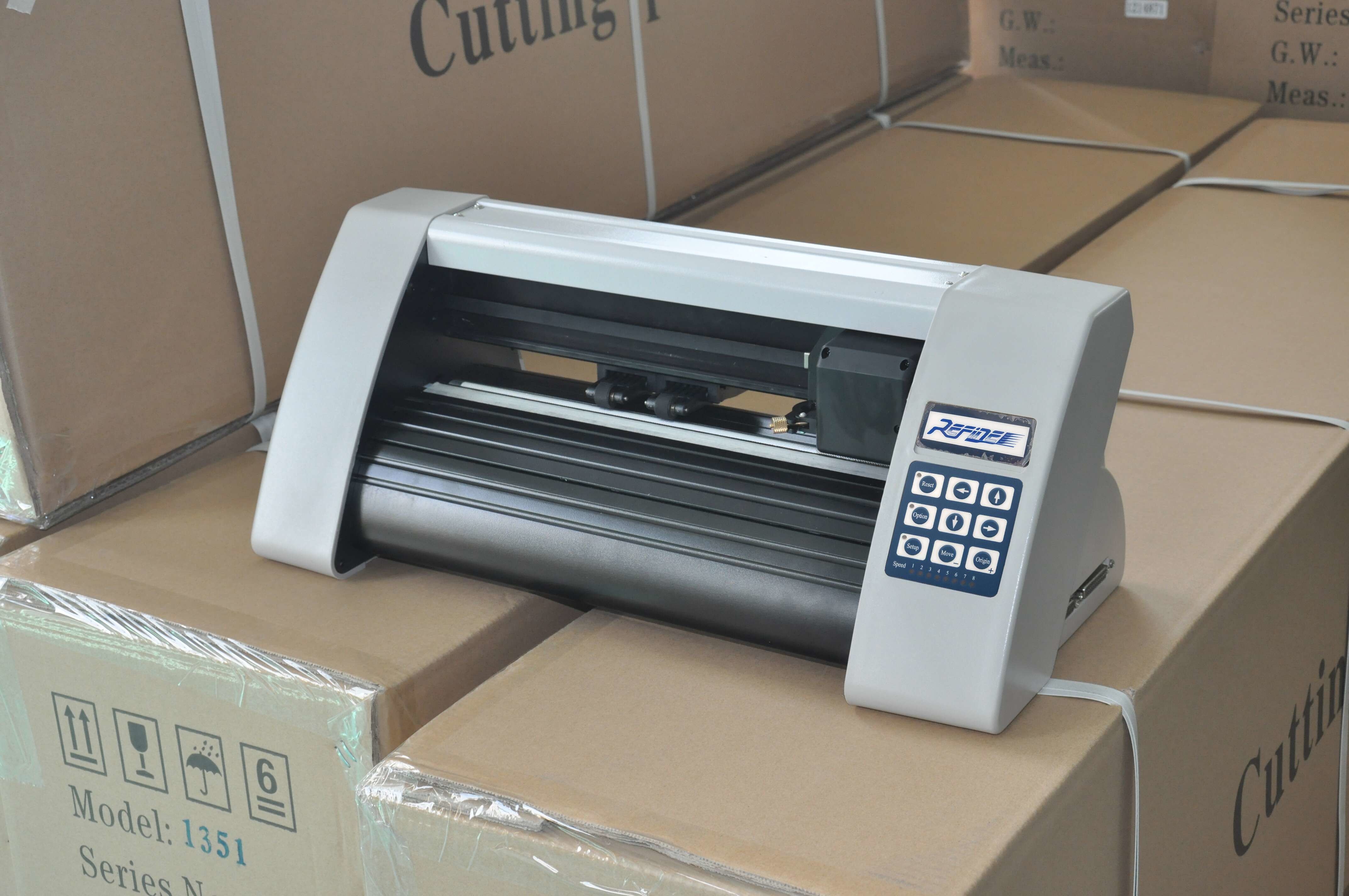 13- Inch Sticker Cutting Plotter , Vinyl Sticker Plotter Machine 5% To 95% Humidity