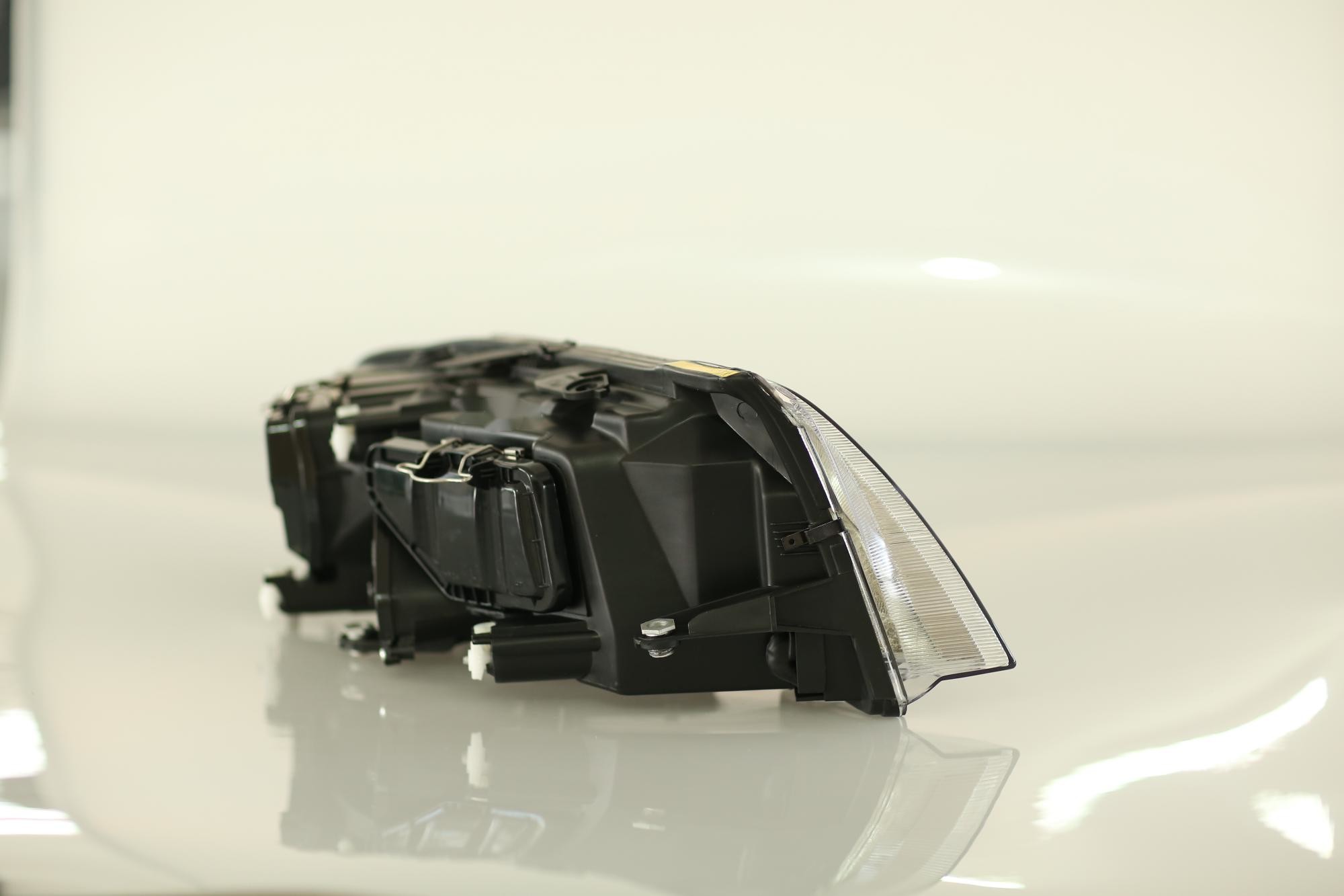 2005 2007 2008 2006 Volkswagen Passat Headlight Assembly 3BD 945 017 B