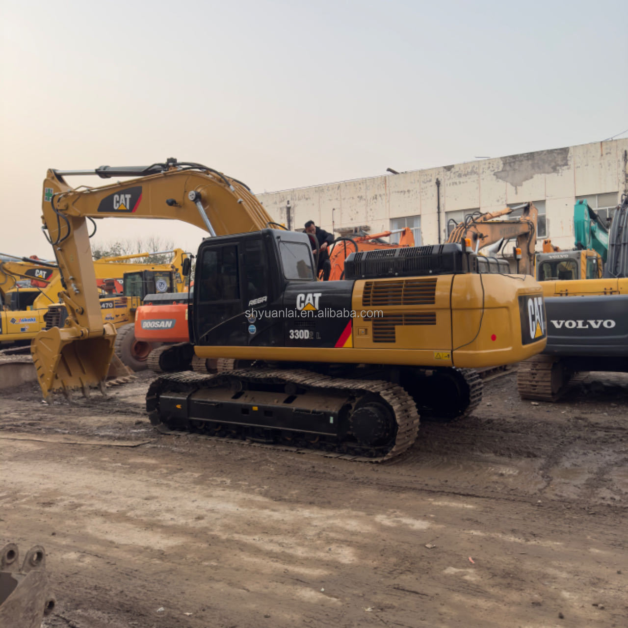 330D Excavator with Overall Soft Steel Design Second Hand CAT Machine Weight 33000 KG