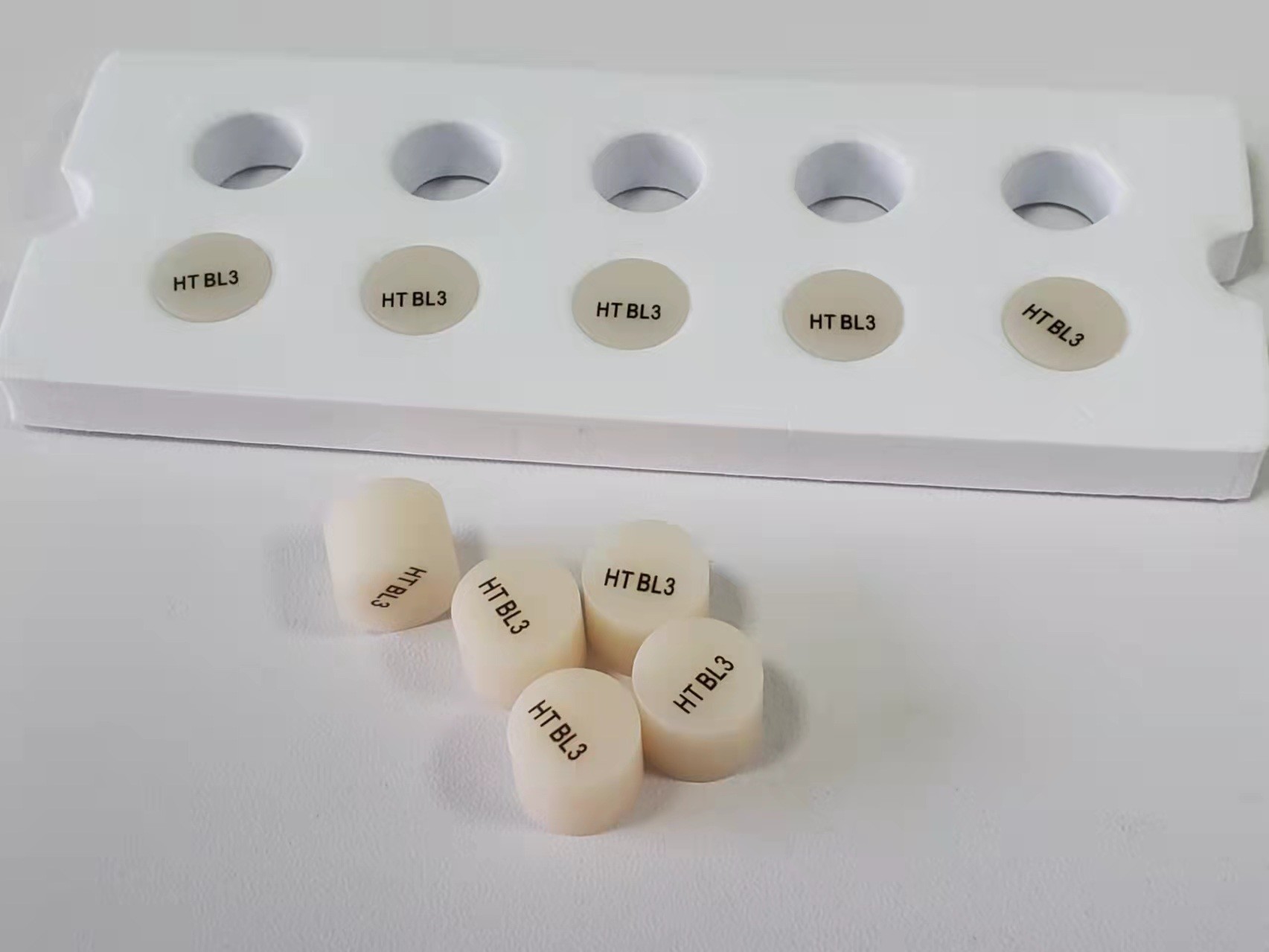 460Mpa Dental Glass Ceramic Disilicate Lithium Ingot Cad Cam For HT LT