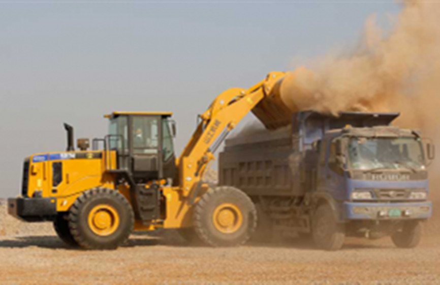 Comfortable 653D Wheel Loader Heavy Duty Construction Machinery