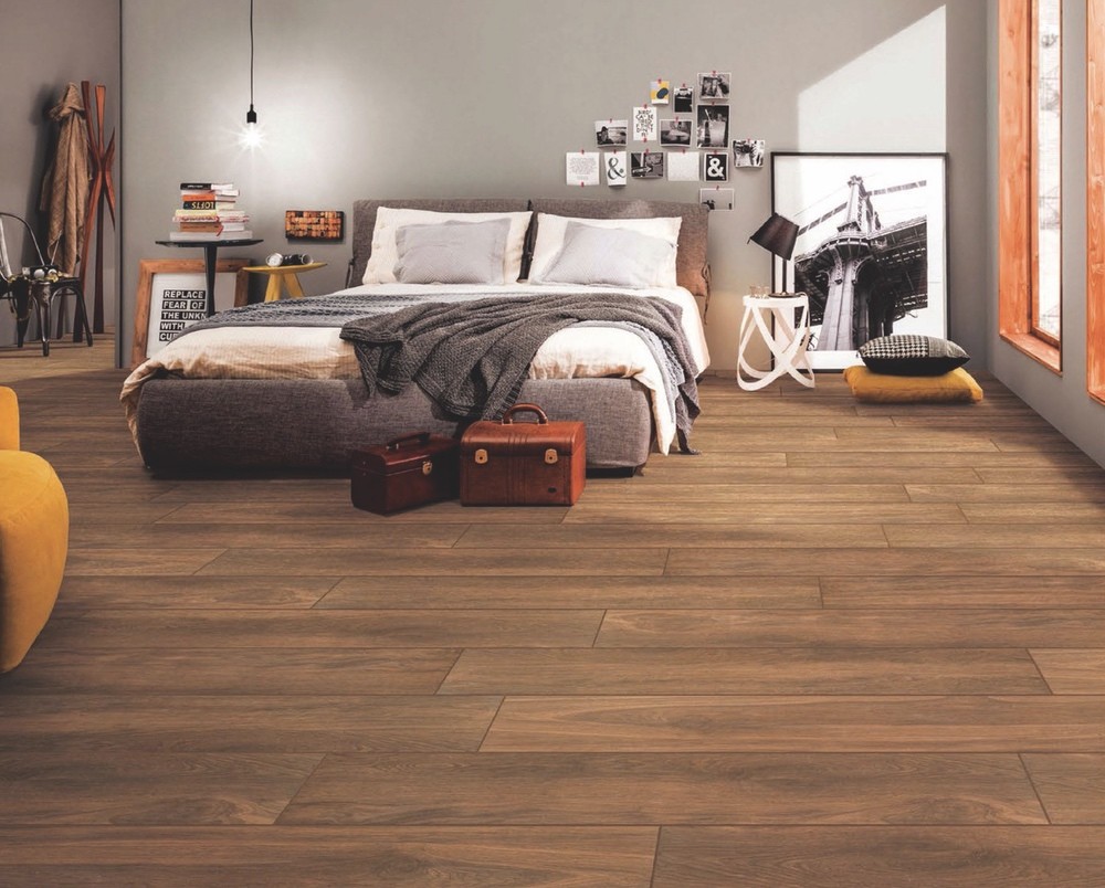 Wear-Resistant 150x900mm Indoor Floor Wooden Porcelain Strips For Bedroom Brown And Gray