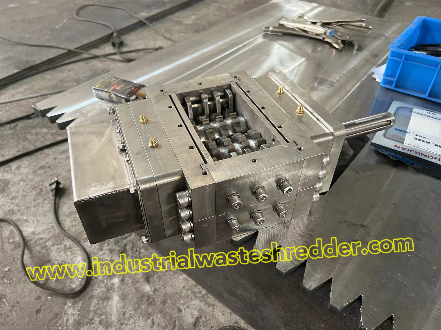 Small Stainless Steel Household Waste Shredder,Customized Stainless Steel Sheet Metal Fabrication for Dual Shaft Shredder Machine