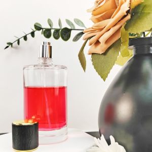 Empty Silver Cap Round Glass Perfume Bottle with Thick Bottom and Clear Material