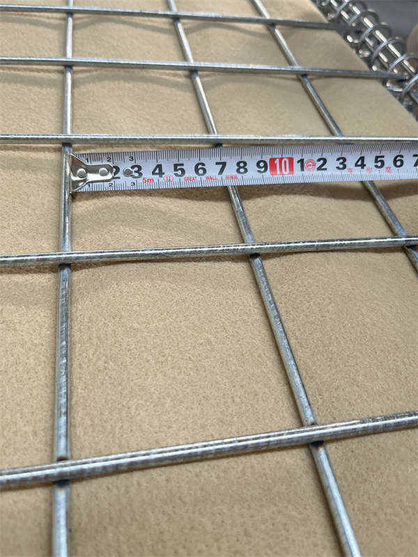 Military 4-6mm Customized Size Galvanized Defensive Barrier Galfan Geotextile Cloth For Flood Contro