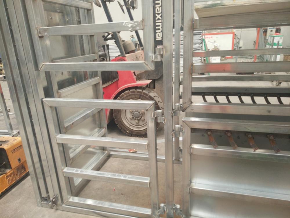 Cattle Crush / Hot Dipped Galvanized