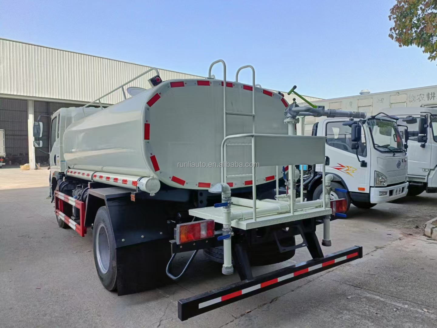 Factory HOWO 5000Litres~10000Litres Water Spray Bowser Sprinkler Truck Watering Cart Water Tank Truck Water Tanker Trucks