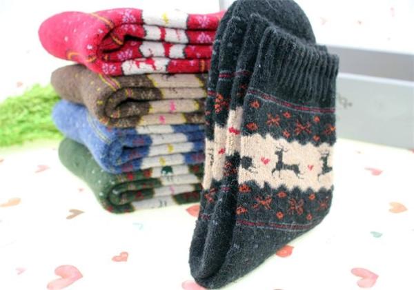 High quality christmas deer patterned design cozy OEM winter wool dress socks