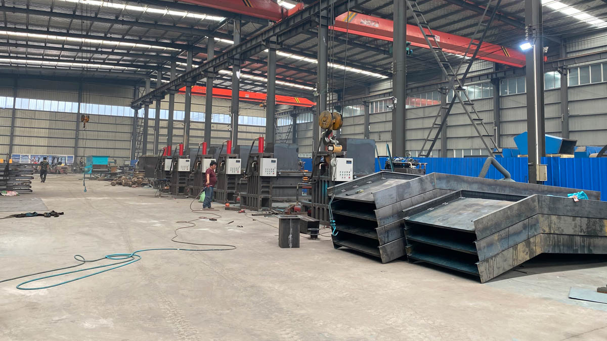 Europe Market Wood Sawdust Block Press Pressed Machine with Hydraulic Pressure