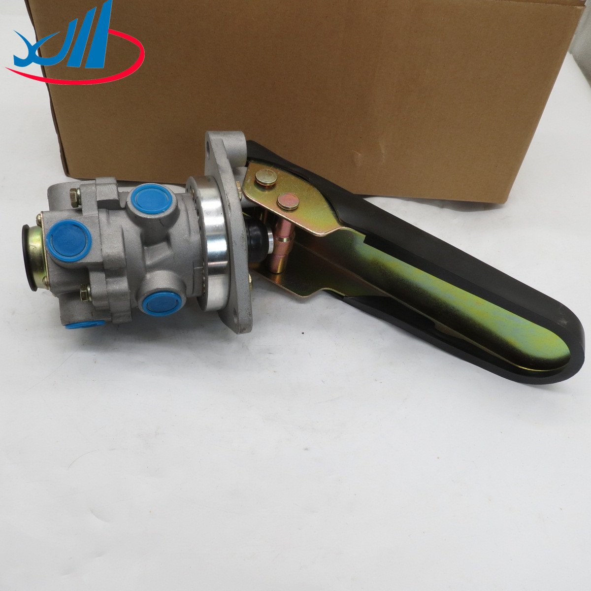 truck parts E-6 Foot brake Valve 241-02903 MC838211 for Japanese truck