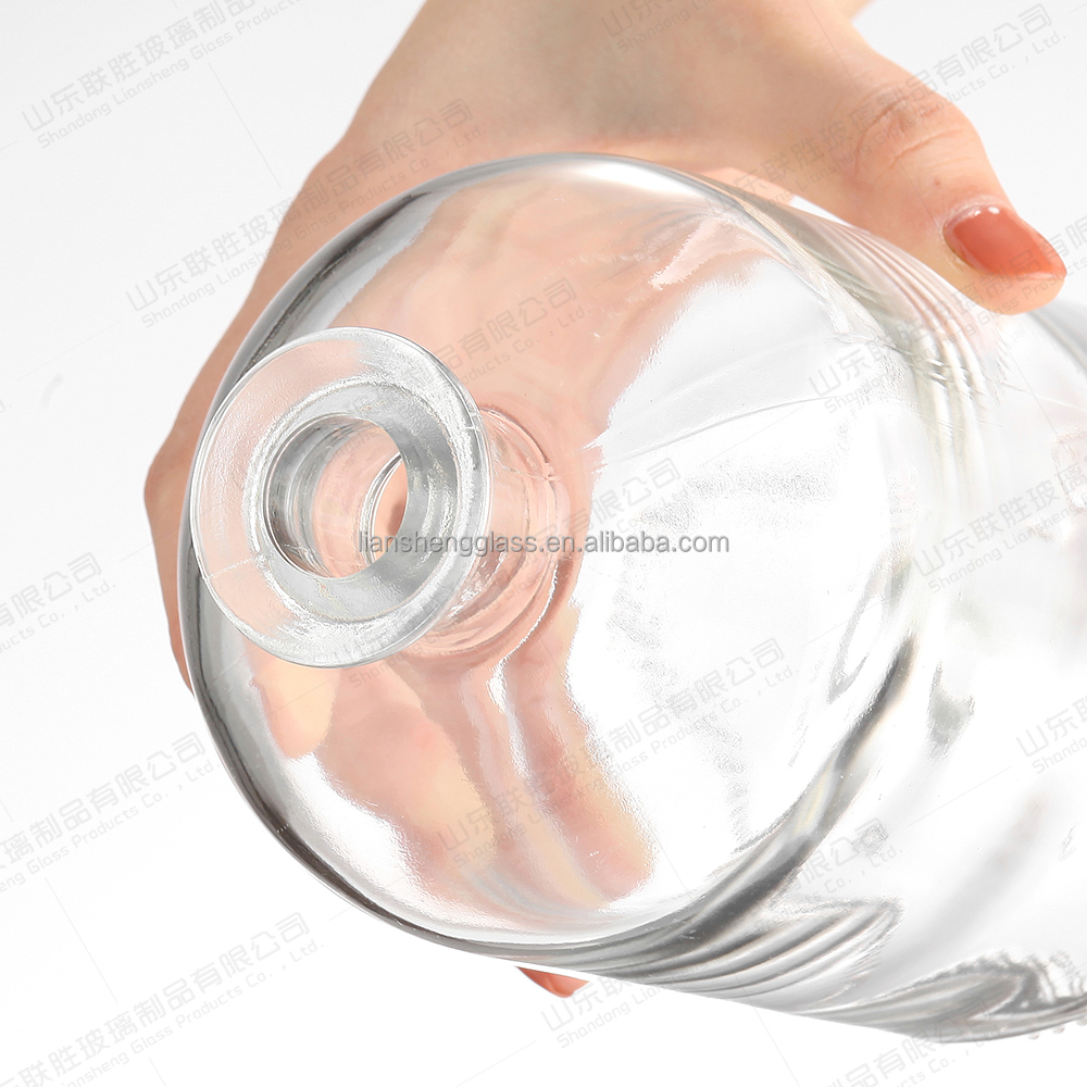 Square Brandy Glass Wine Bottle with Clear Glass and Rubber Stopper Sealing Type