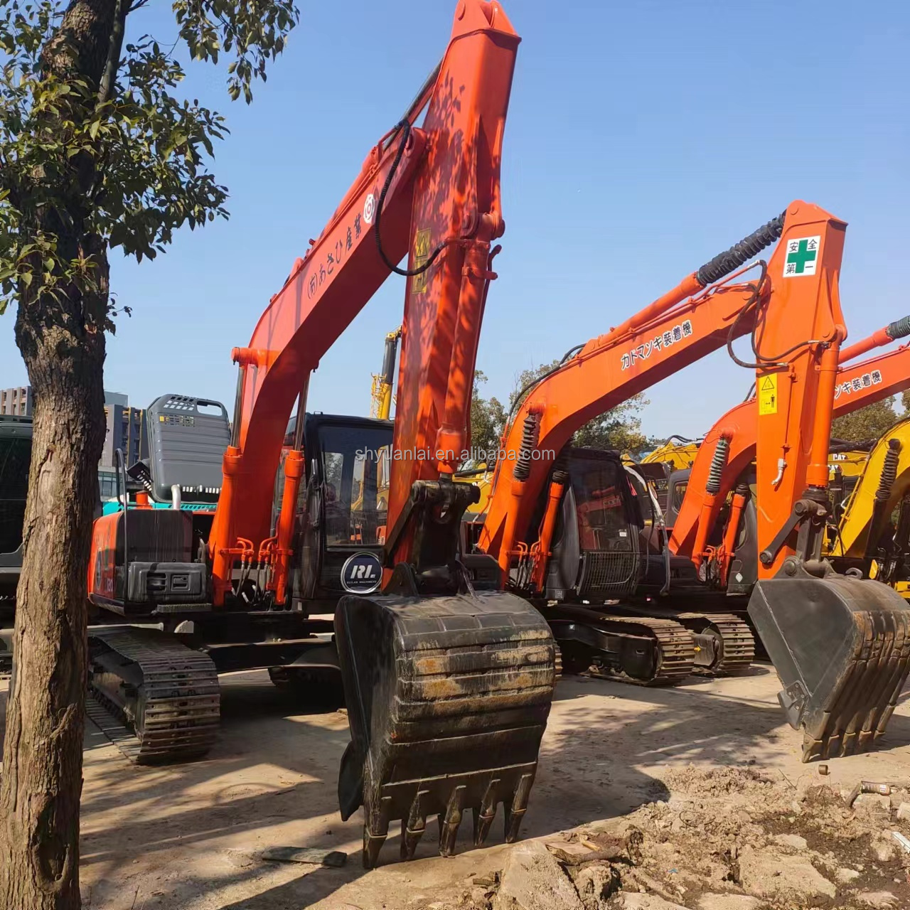 12T Hitachi EX120 Excavator Suitable for Various Applications and Projects