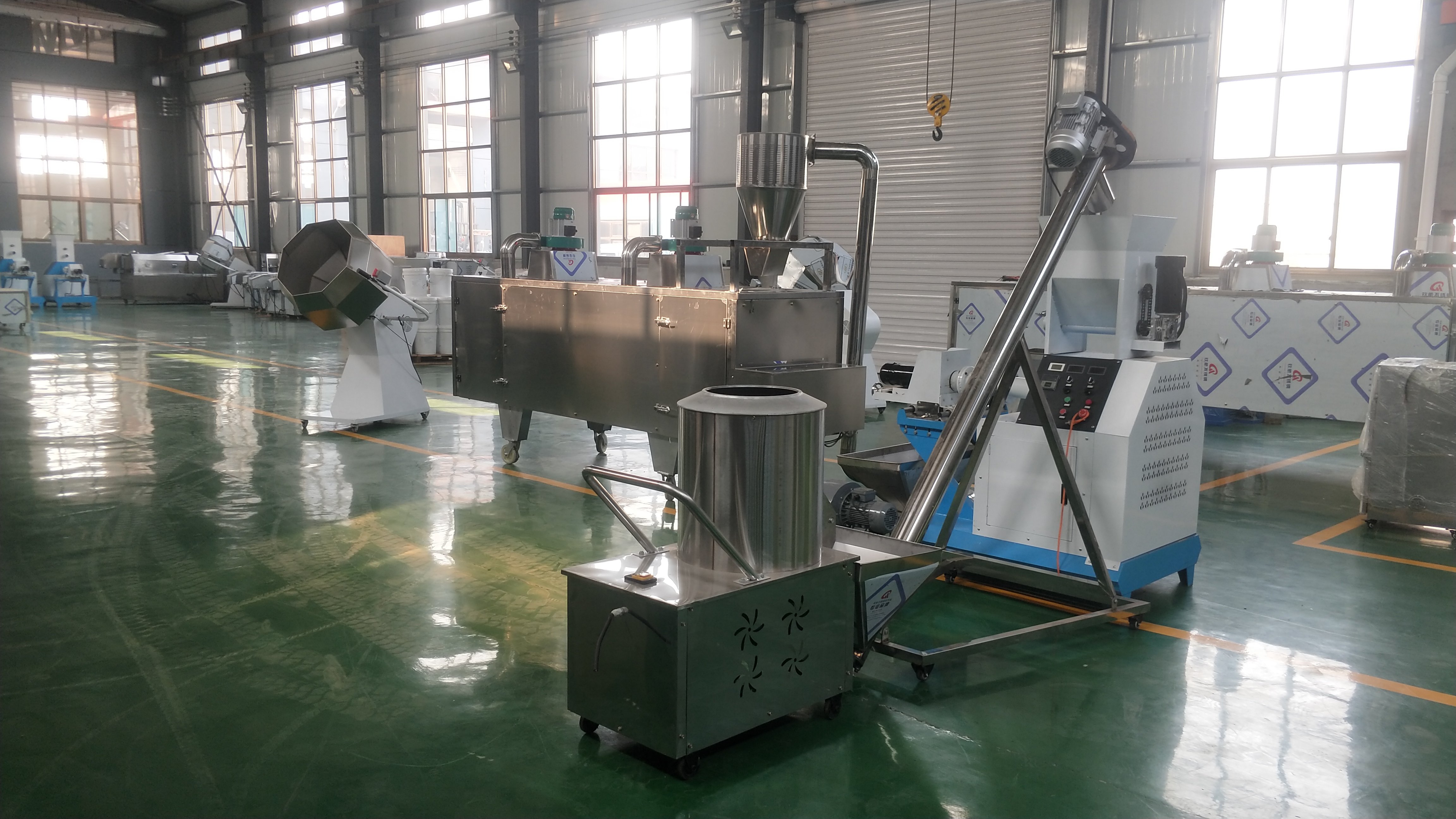 500-600kg Floating Fish Feed Production Line 10mm Wet Pet Food Production Line