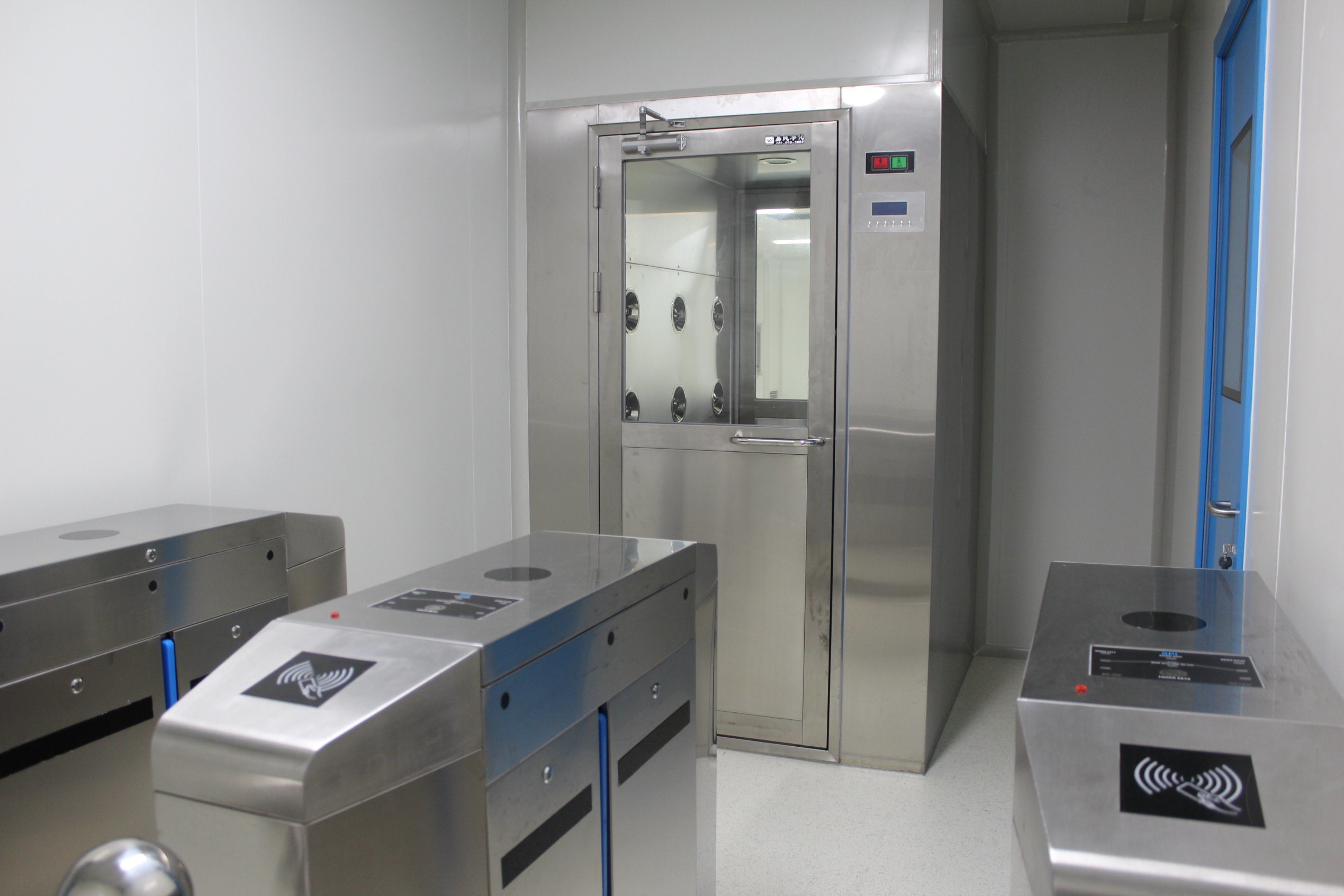 Turnkey Clean Room Solutions for Healthcare Industries GMP Compliant and Customizable