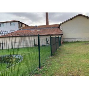 100x300mm Curved V Mesh Security Fencing With Square Post