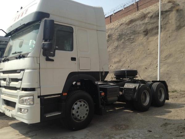 Sinotruk Euro 2 Diesel Fuel Type 6x4 371HP Tractor Trailer Truck With ZF8198