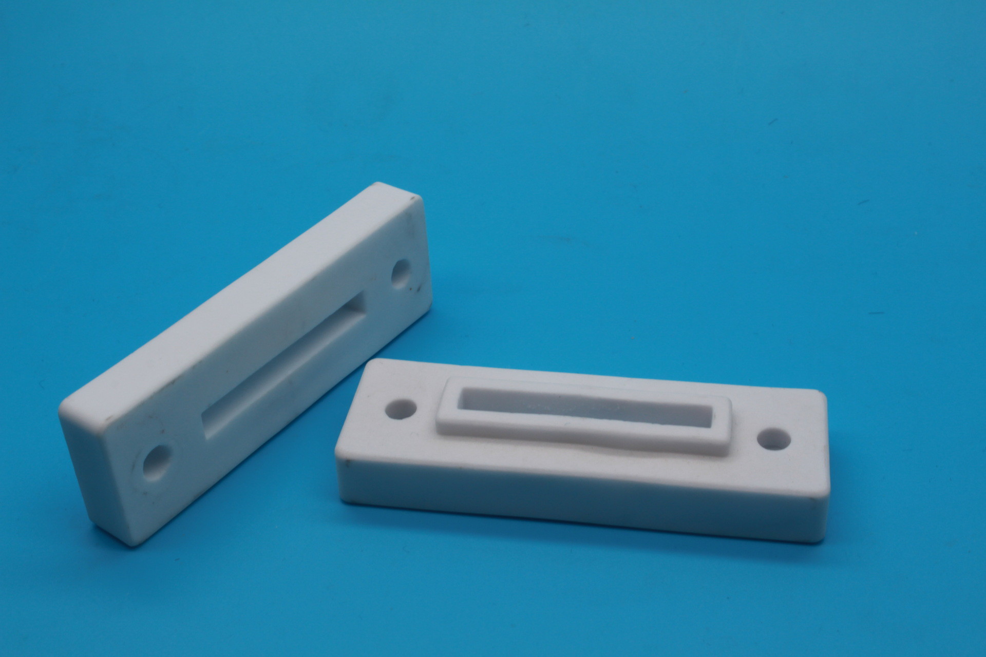 CE Approved High Hardness Bar Shape Alumina Ceramic Parts
