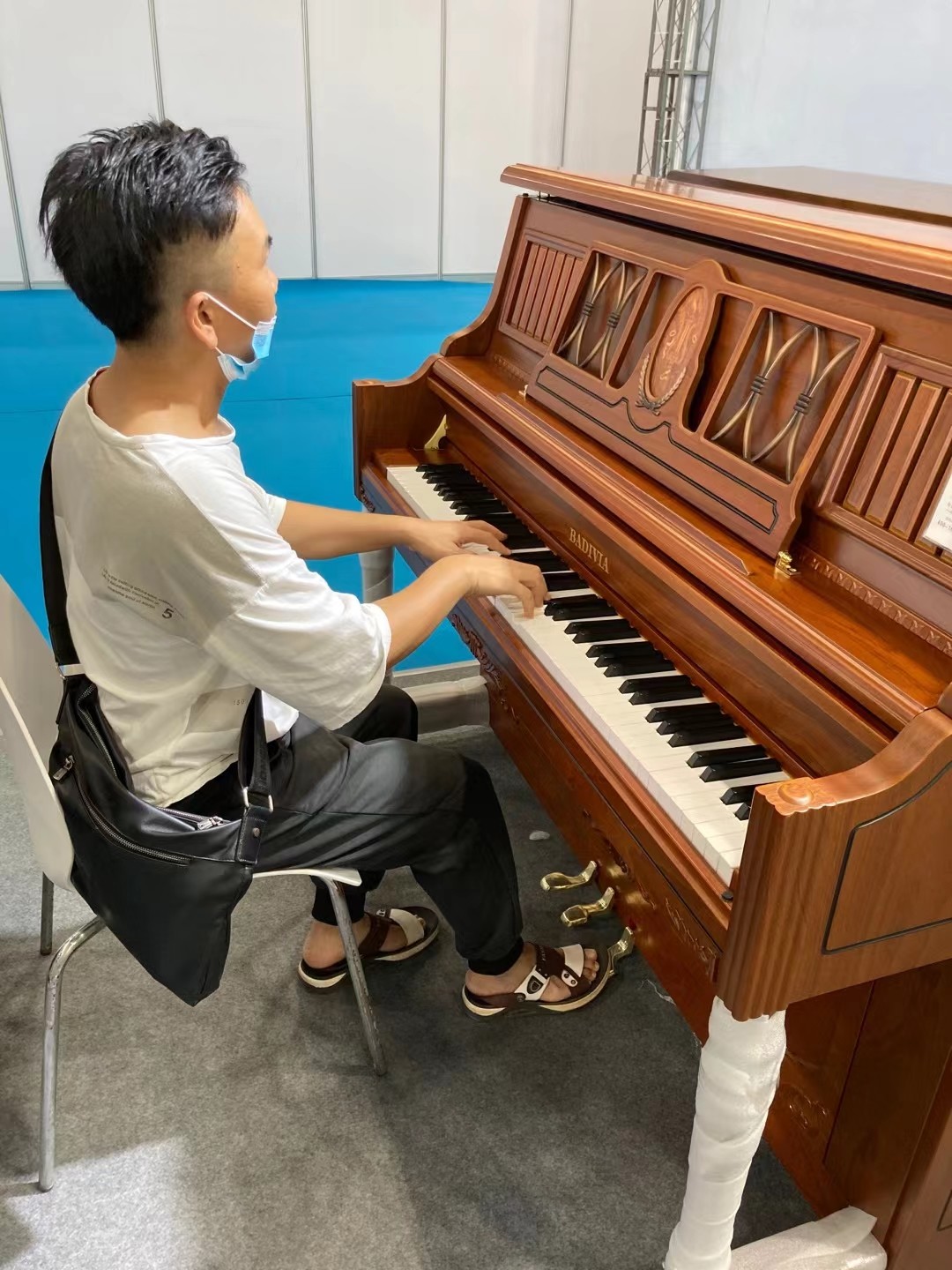 piano china factory Professional High quality 88 key piano acoustic piano grand mechanical piano corrosion resistance