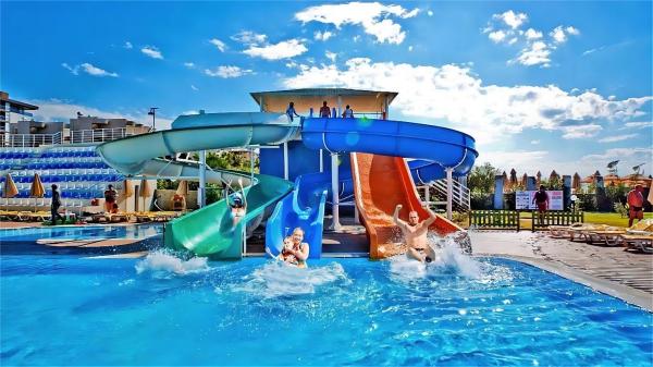 ODM Outdoor Water Park Entertainment Sports Swimming Pool Fiberglass Slide For
