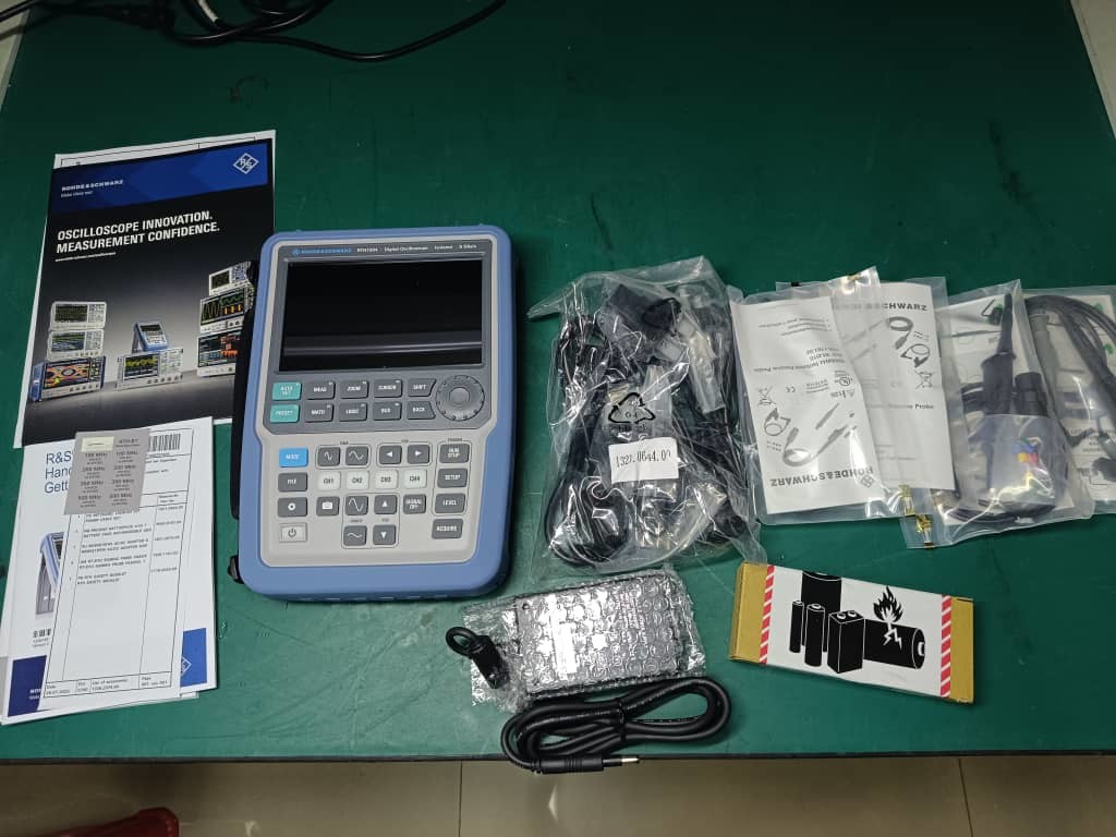 Rohde And Schwarz Scope Rider Handheld Oscilloscope RTH1004 60 MHz To 500 MHz