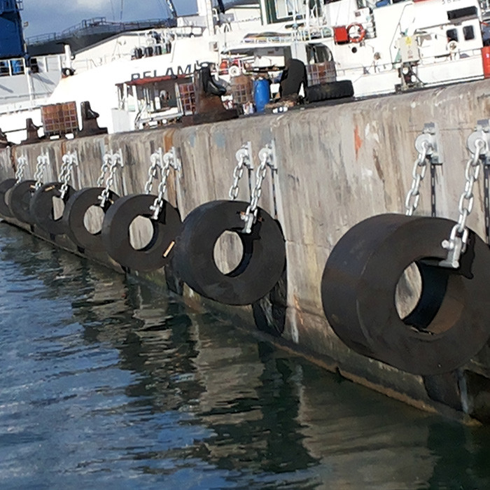 Cylindrical Marine Marine Dock Fenders Vessel Protection Fenders