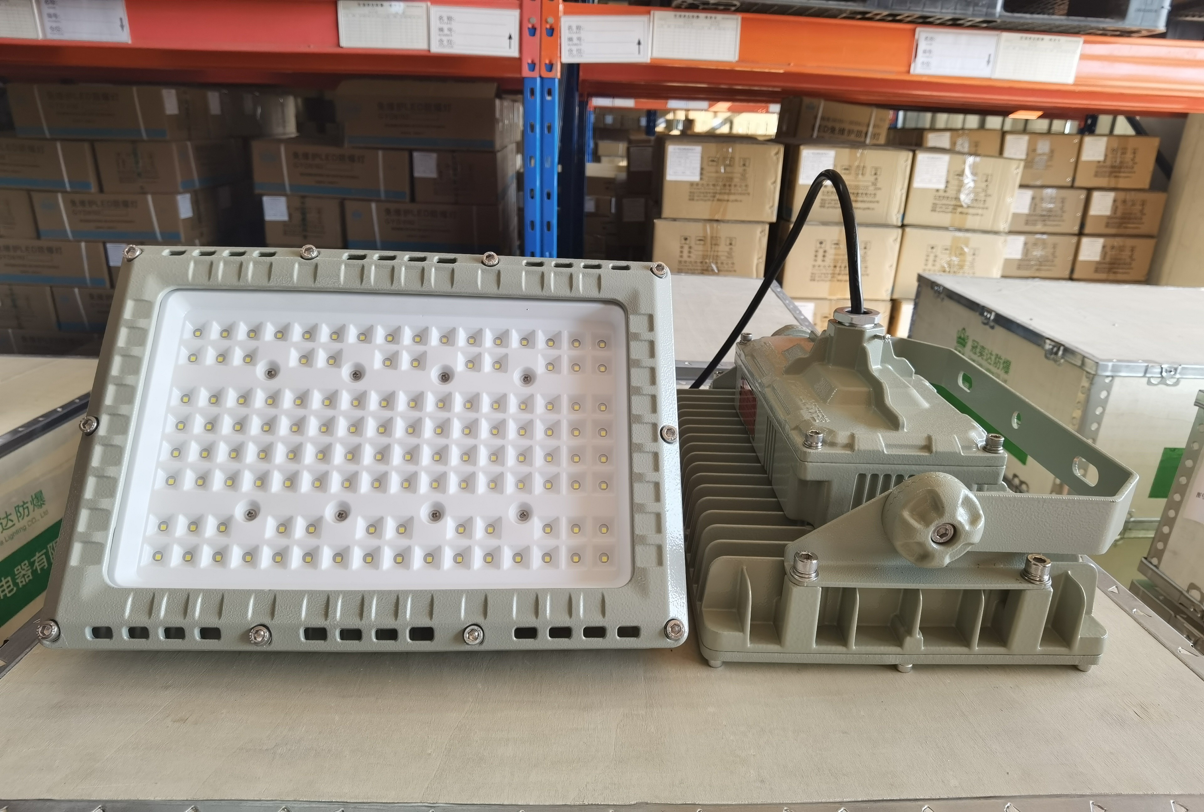 IP66 Rated Explosion-Proof Light [Pendant/Bracket Mount] GYD720 Series 20-300W LED Fixture Die-Cast Aluminum Construction