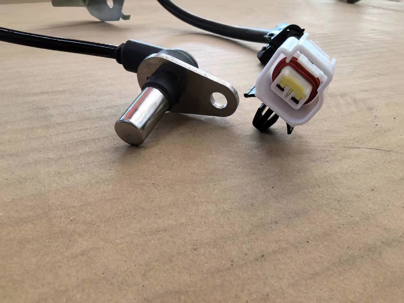 NNR NPR NQR Speed Sensor 8980061860 ABS Control Sensor For Right Side Front Wheel Antilock Brake System