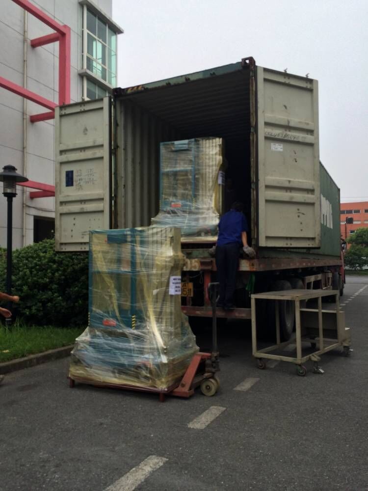 Single Mast Self Propelled Work Platform , Mobile Elevated Platform For Indoor Maintenance
