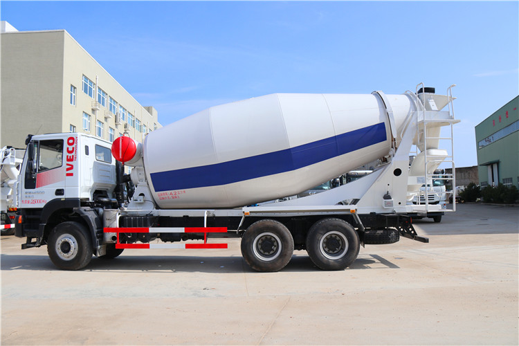 Concrete Mixing Equipment SINOTRUK HOWO7 12CBM 336HP 6X4 LHD ZZ1257N4048W With Italy pto