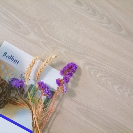 China UV Cured Coating SPC Flooring with Modern Wood Texture Design and Solid Core Material on sale China UV Cured Coating SPC Flooring with Modern Wood Texture Design and Solid Core Material on sale
