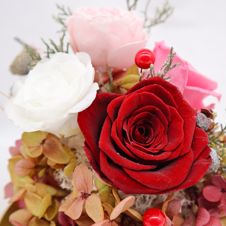 Luxury Preserved Rose Glass Dome Beautiful For Christmas Decoration