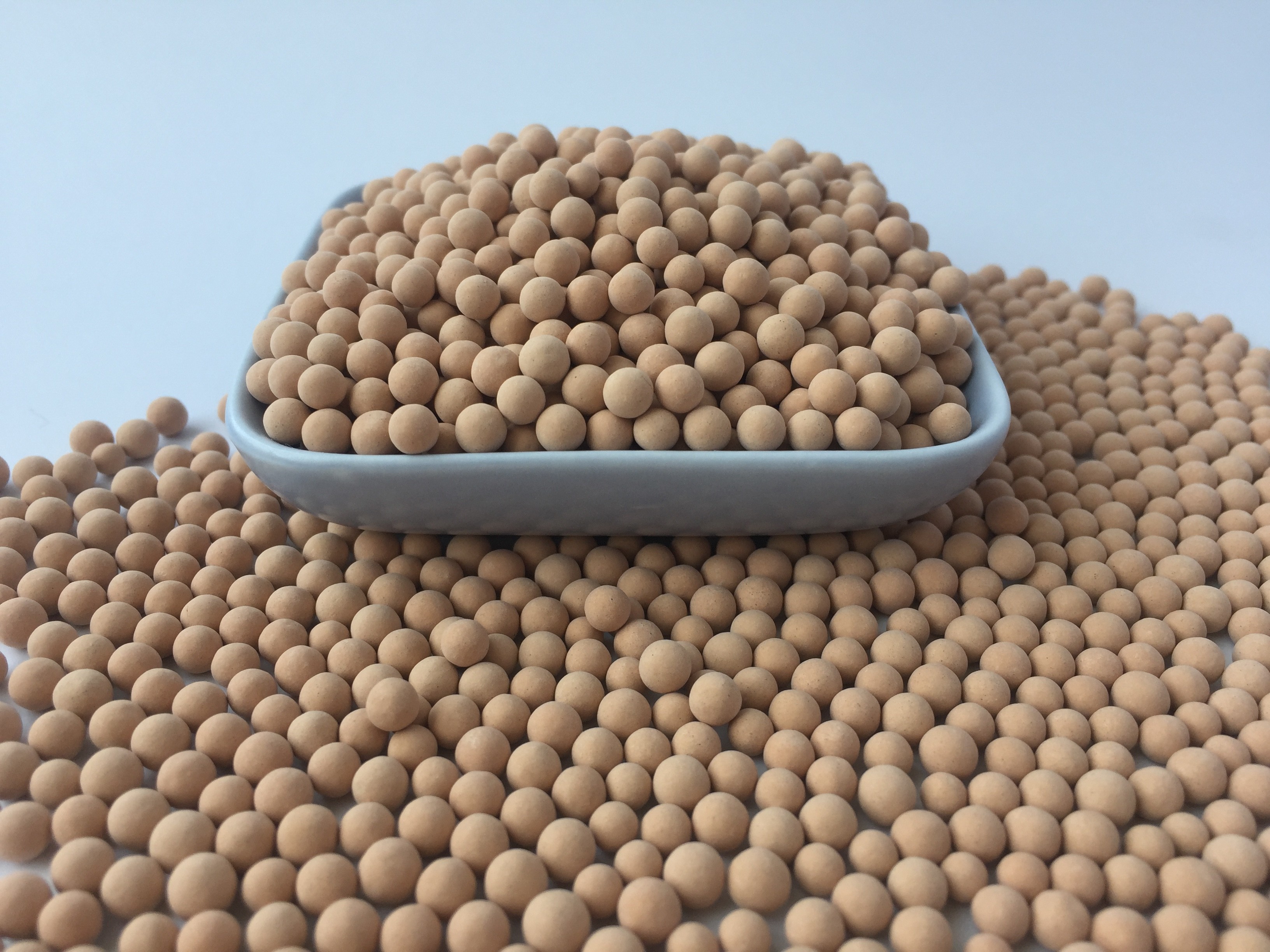 Air Drying Molecular Sieve Type 3A Alumina Silicate Crushing Strength